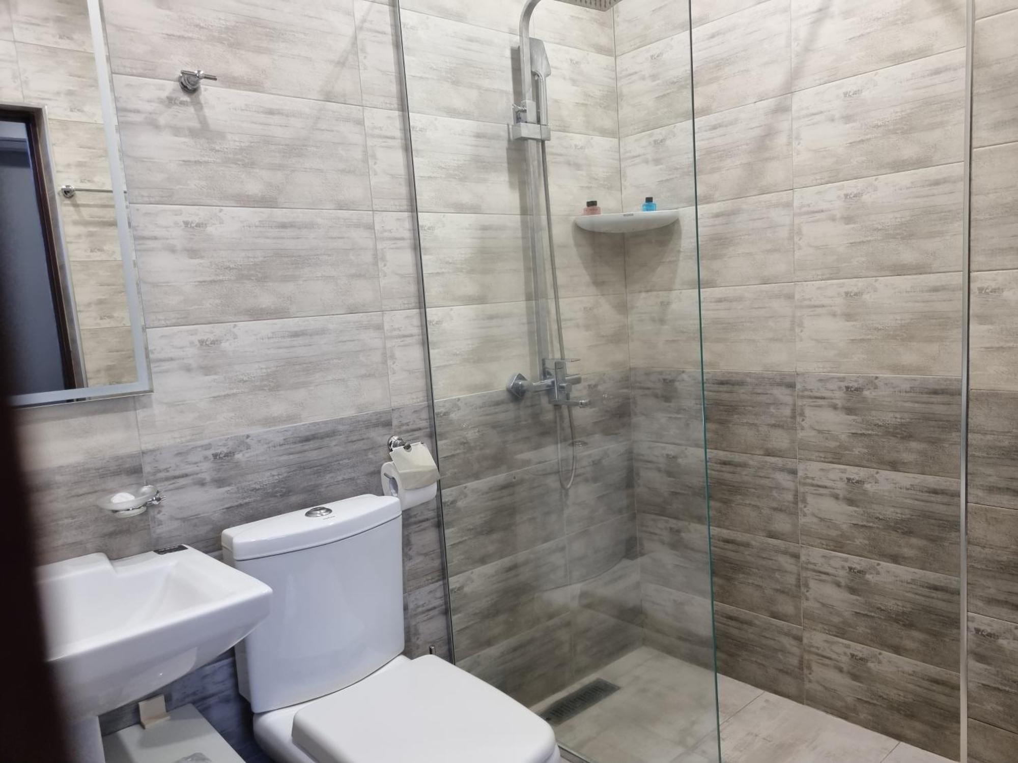 Day Inn Hotel Єреван Екстер'єр фото