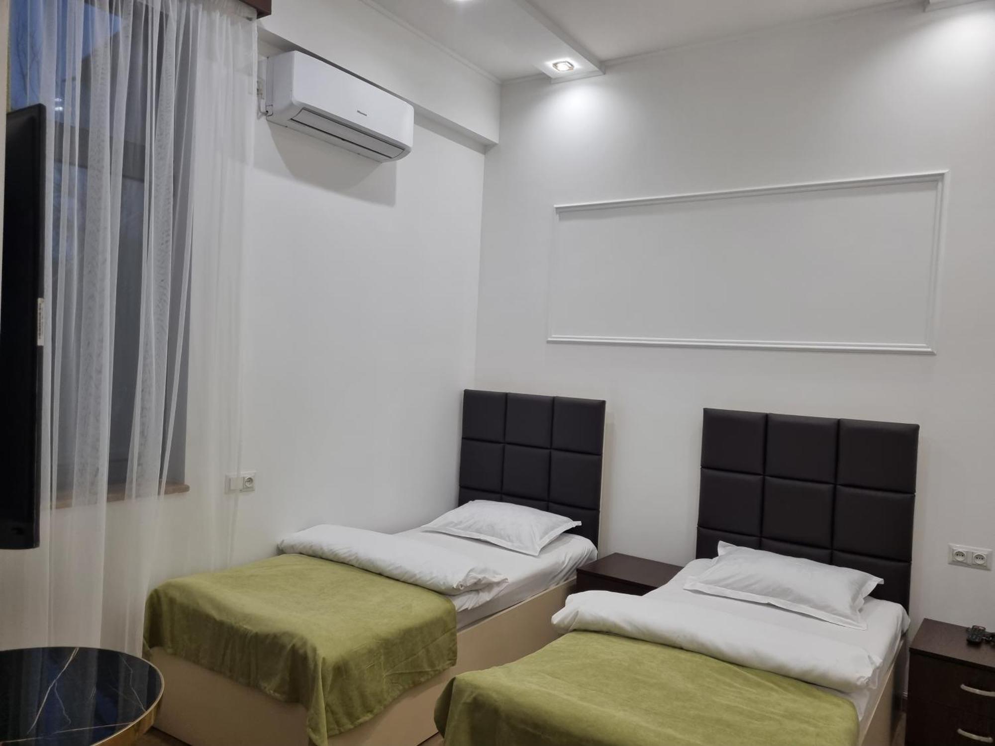 Day Inn Hotel Єреван Екстер'єр фото
