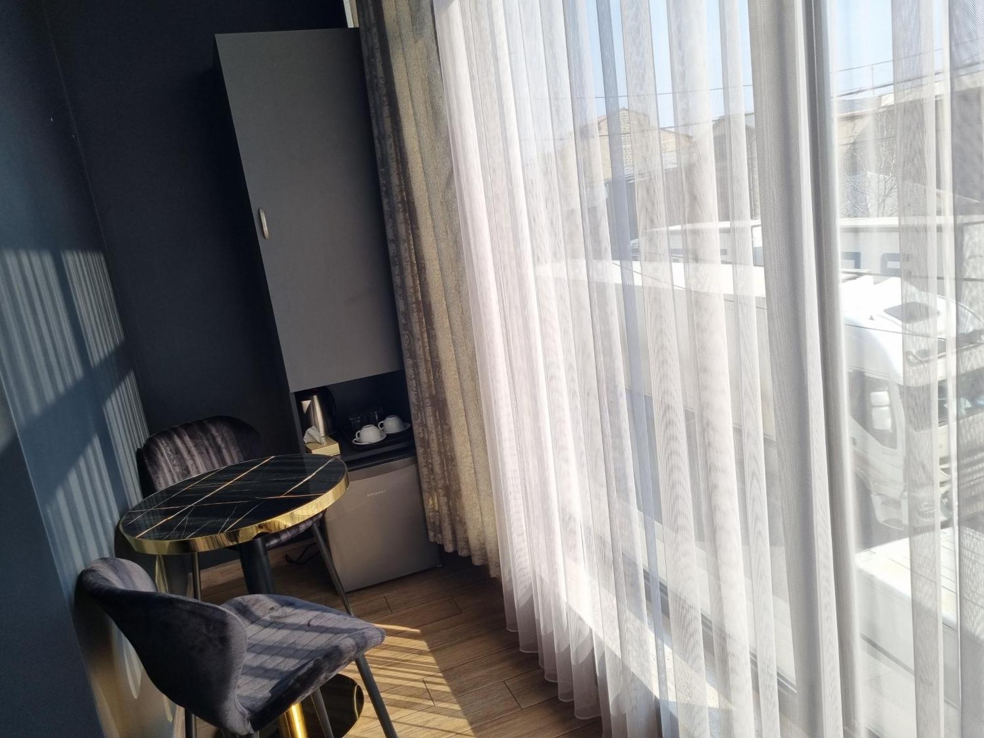 Day Inn Hotel Єреван Екстер'єр фото