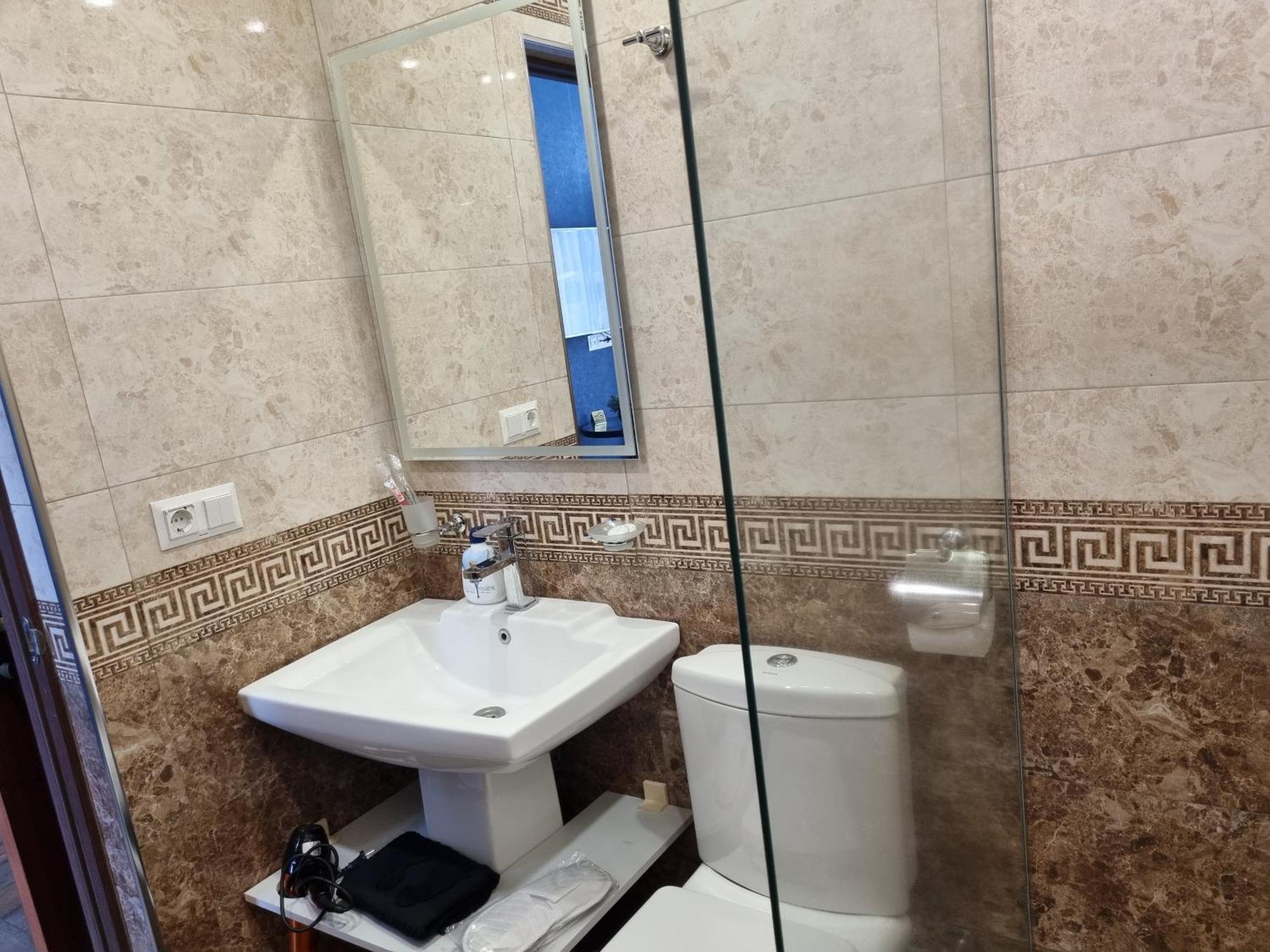 Day Inn Hotel Єреван Екстер'єр фото