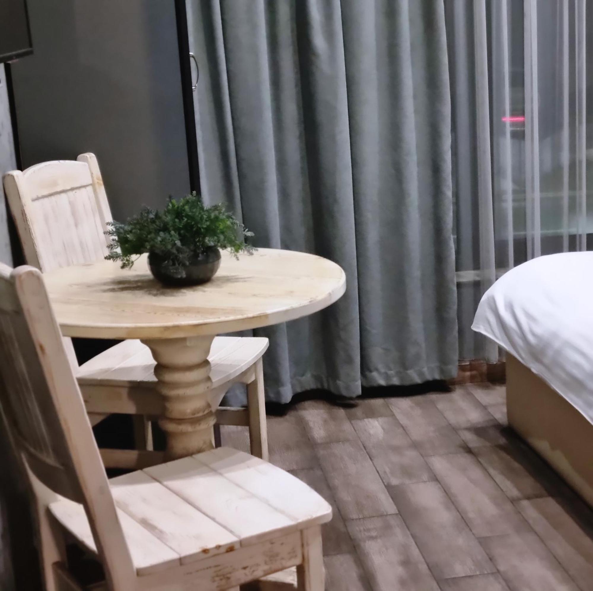 Day Inn Hotel Єреван Екстер'єр фото
